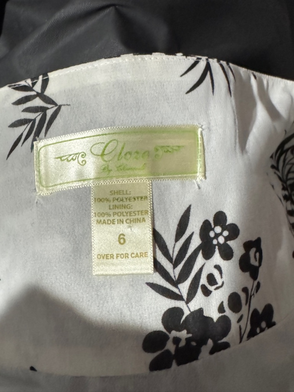 Closa Black & White Floral skirrt size 6